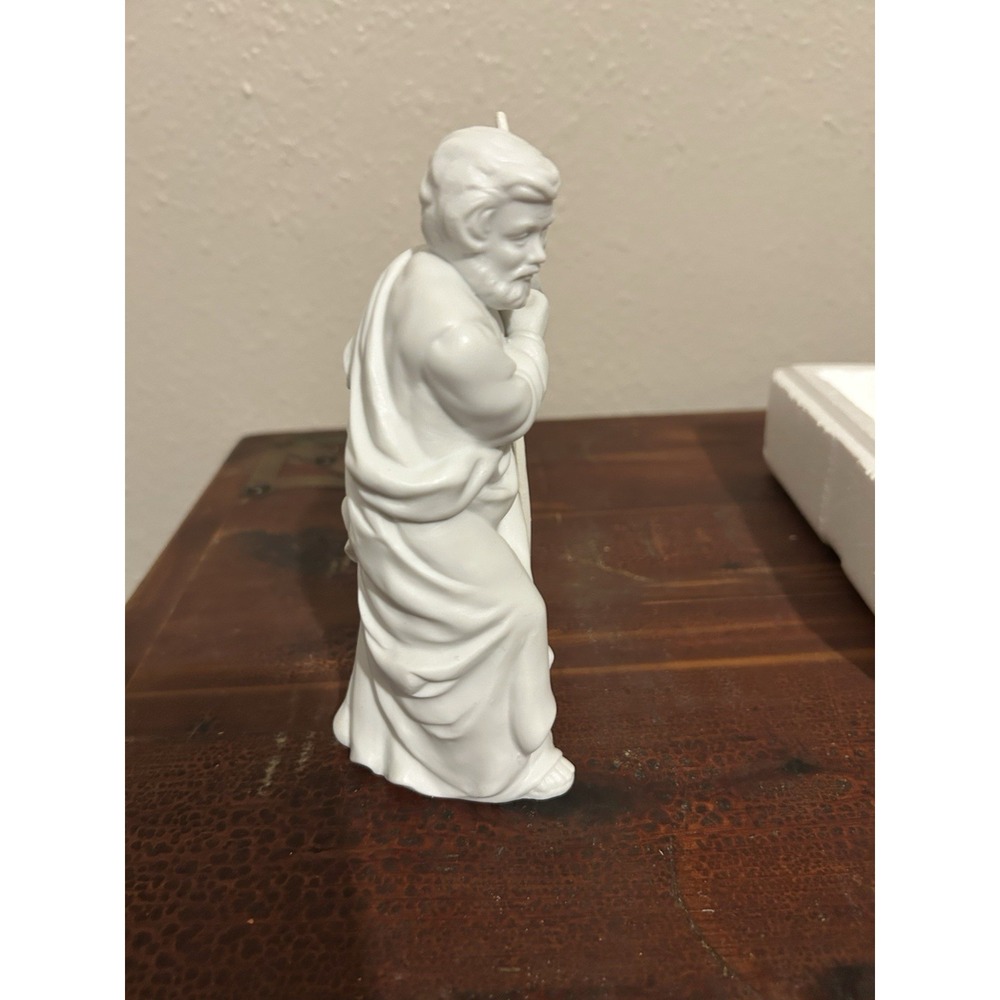 Vintage Avon Nativity Collectable's "Holy Family" Porcelain Figurines- Christmas - Picture 5 of 16